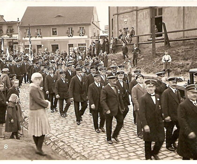 Jeden z pochodów w Königszelt, lata 30. XX wieku
